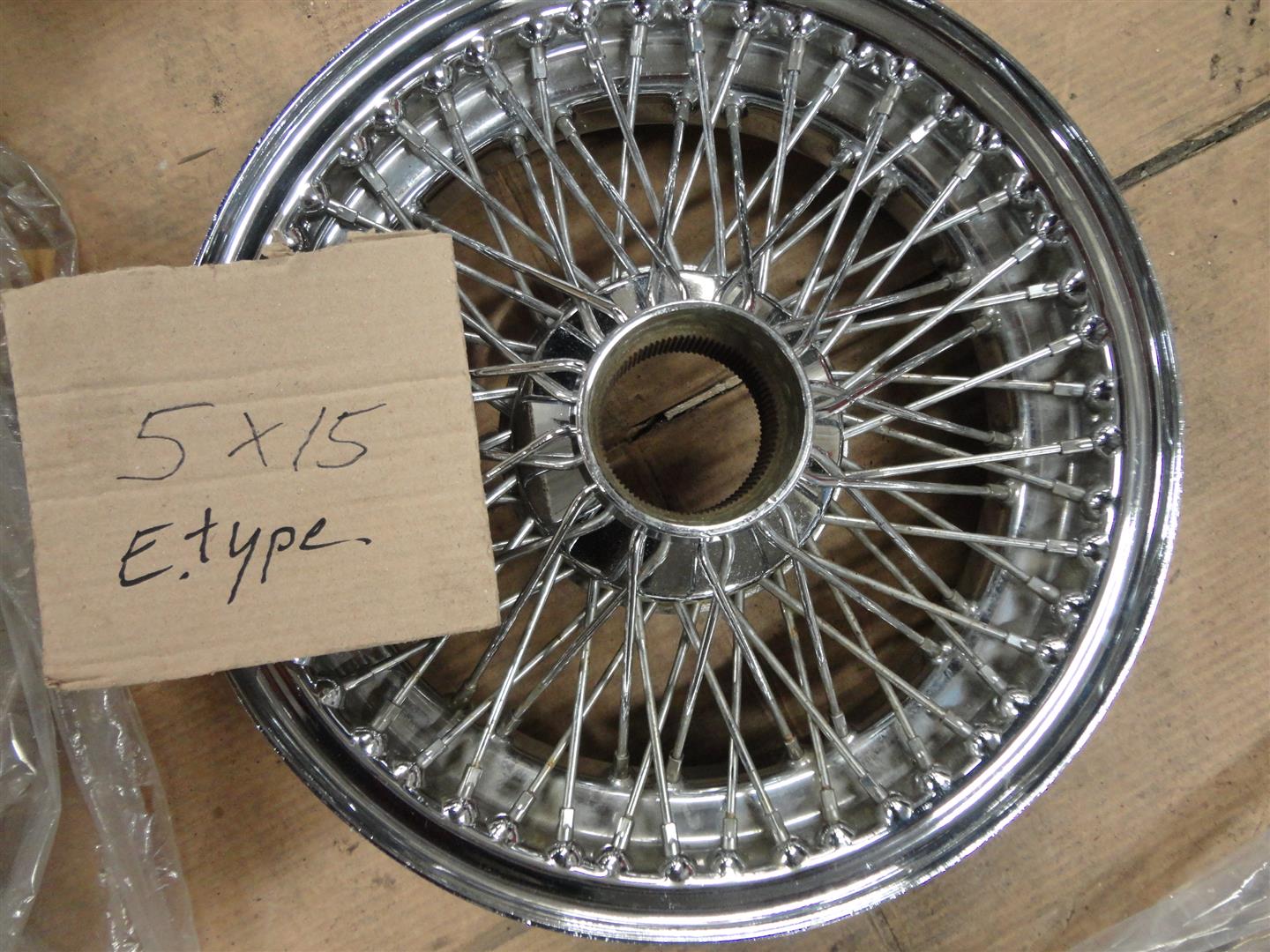 Spaakwielen/ wire wheels-15 inch E-type.MK2 | Joop Stolze Classic Cars