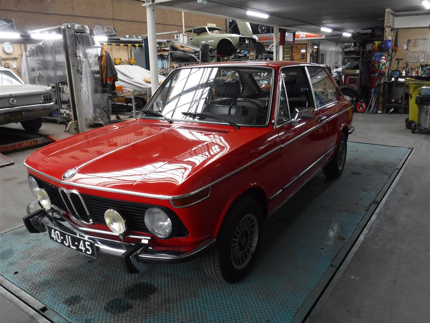 BMW-1802 Touring | Joop Stolze Classic Cars